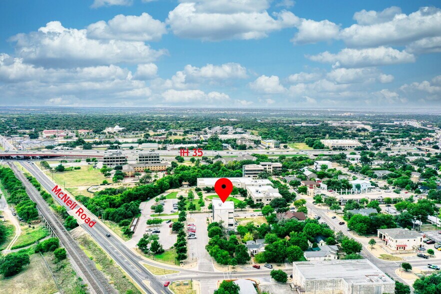 More Photos Of 211 S Brown St, Round Rock Medical For Lease