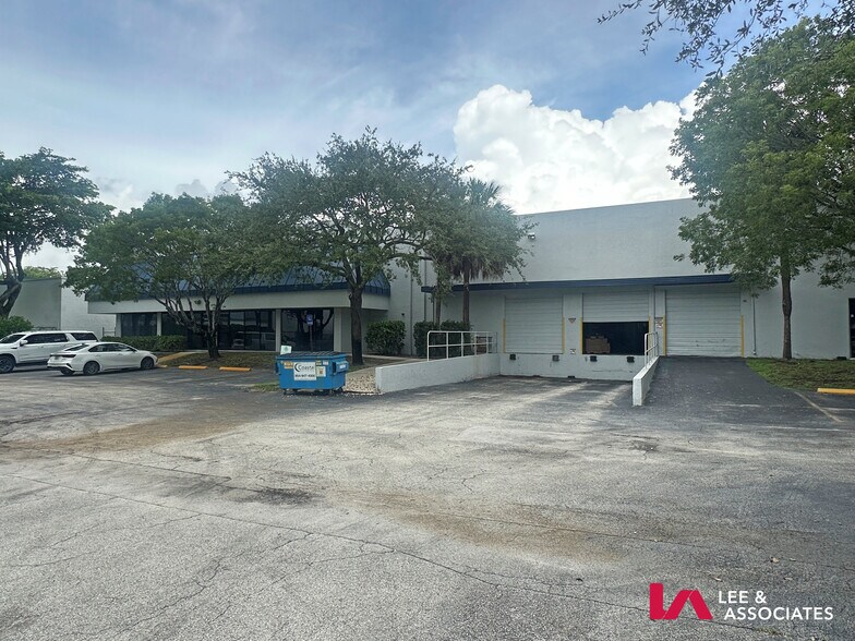More Photos Of 1721 Blount Rd, Pompano Beach Warehouse For Lease