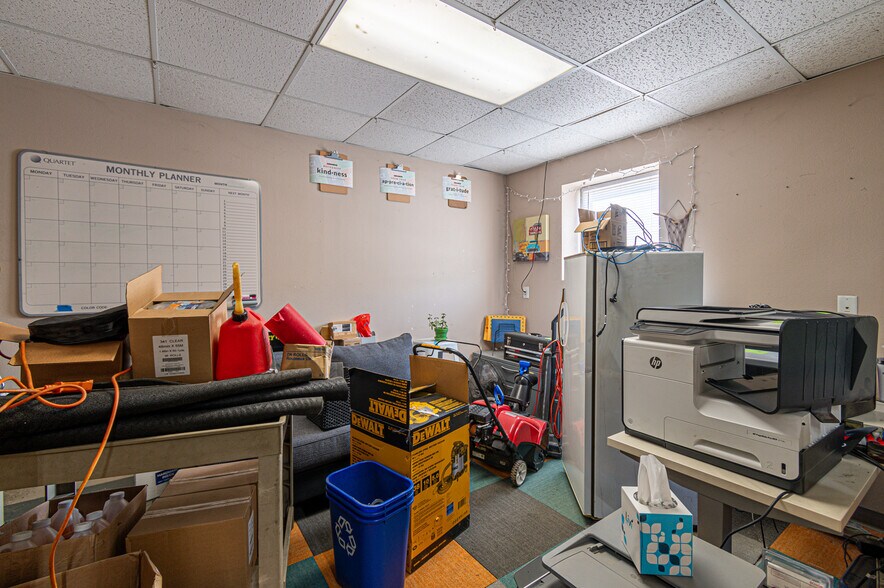 More Photos Of 218 2nd St, Coralville Flex For Sale