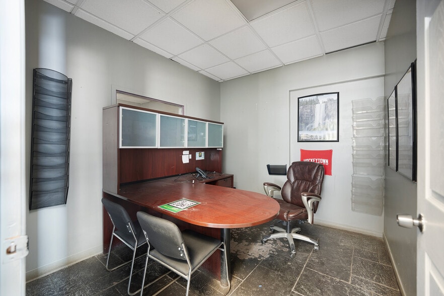 More Photos Of 20600 Hwy 2, Tilbury Auto Dealership For Sale