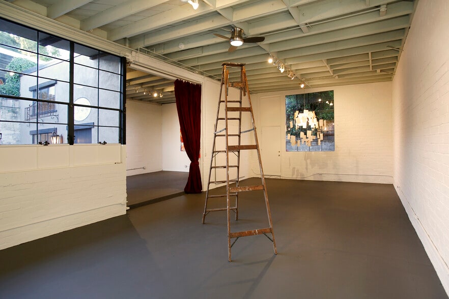 More Photos Of 2944-2946 Macarthur Blvd, Oakland Flex For Sale