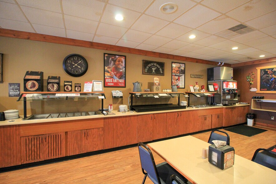 More Photos Of 211 N Main St, Pocahontas Restaurant For Sale