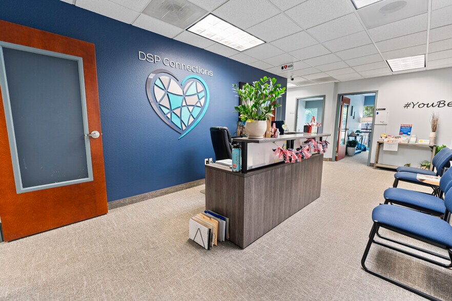 More Photos Of 3220 State St, Salem Office For Sale