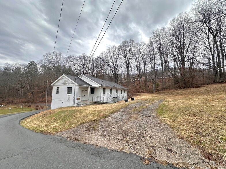 More Photos Of 105 Smith St, Beckley Religious Facility For Sale