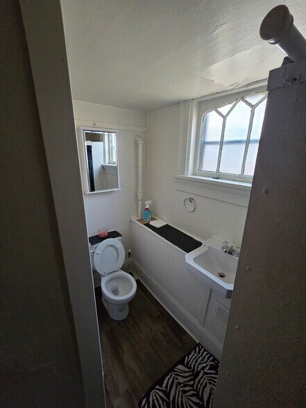 More Photos Of 924 S 19th St, Milwaukee Apartments For Sale