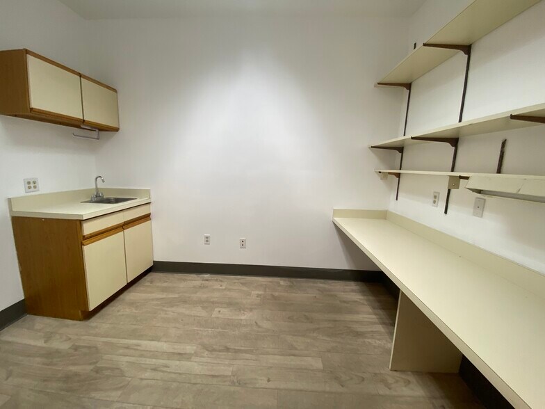 More Photos Of 1705 Lapalco Blvd, Harvey Healthcare For Lease