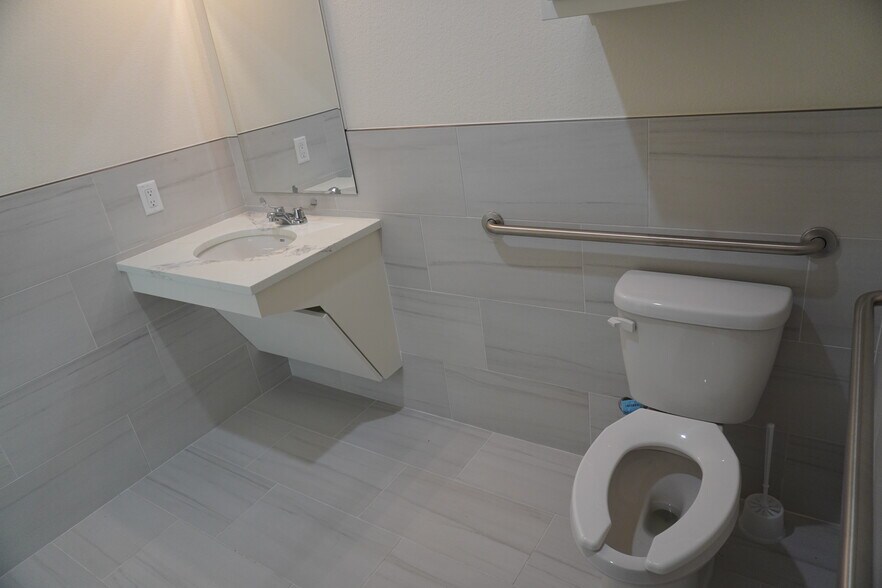 More Photos Of 400 Stonebrook Pky, Frisco Coworking Space