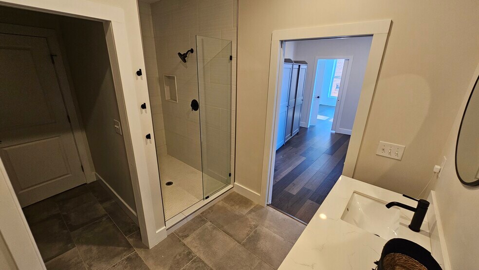 More Photos Of 22 S Main St, Miamisburg General Retail For Sale