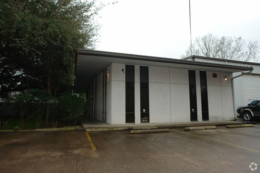 Primary Photo Of 1313 Cedar Post Ln, Houston Warehouse For Sale
