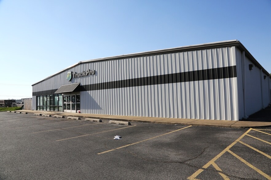 Primary Photo Of 3762 Highway 82 W, Leland Freestanding For Sale