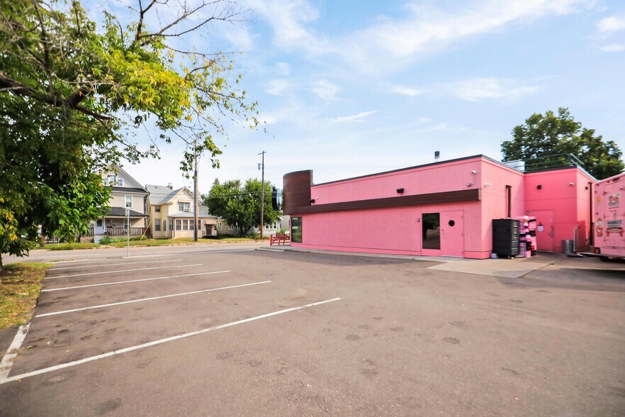 More Photos Of 220 Lowry Ave NE, Minneapolis Storefront Retail Residential For Sale