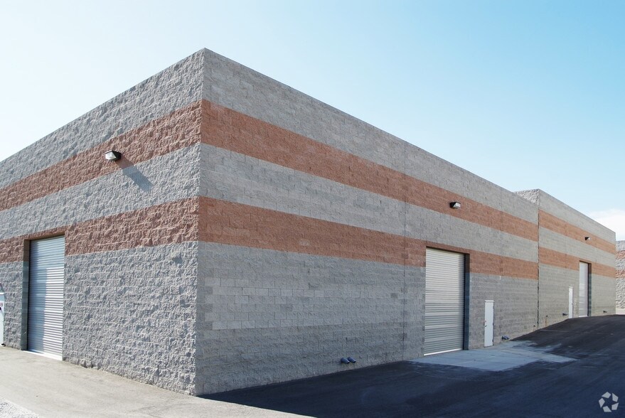 More Photos Of 4737-4741 Vandenberg, North Las Vegas Warehouse For Lease