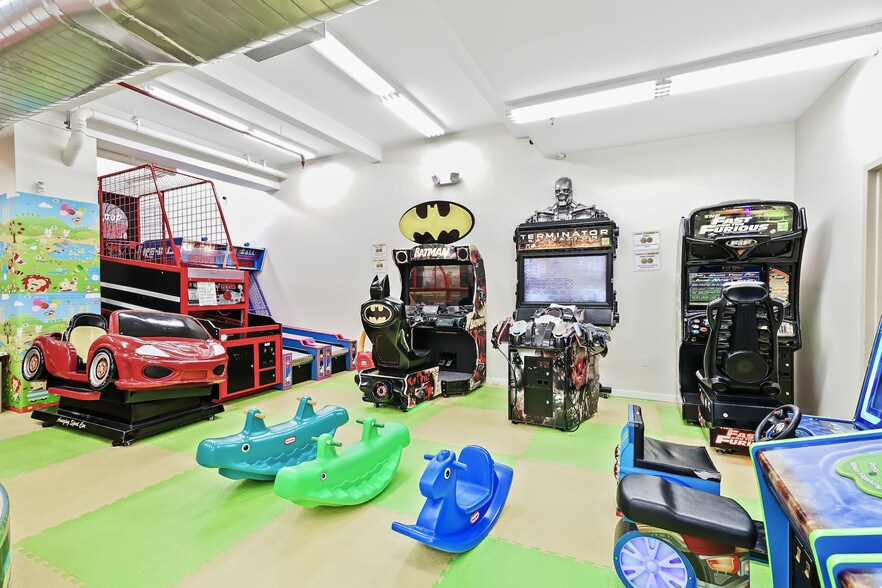 More Photos Of 3538 Junction Blvd, Corona Apartments For Sale