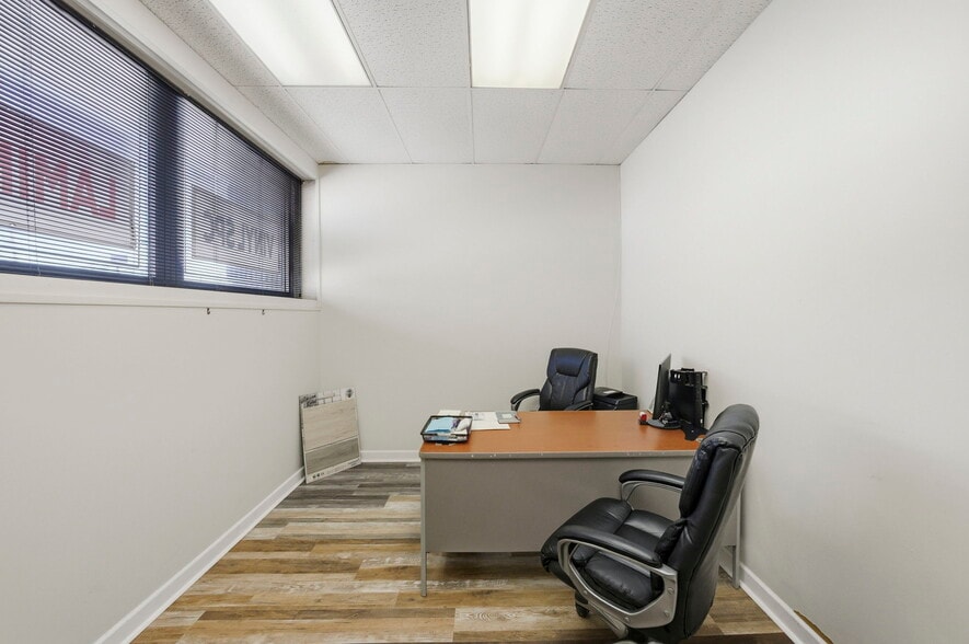 More Photos Of 1245 US 1, Edison Medical For Lease