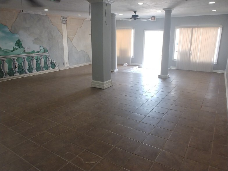 More Photos Of 909 N 8th Ave, Texas City Storefront Retail Office For Sale