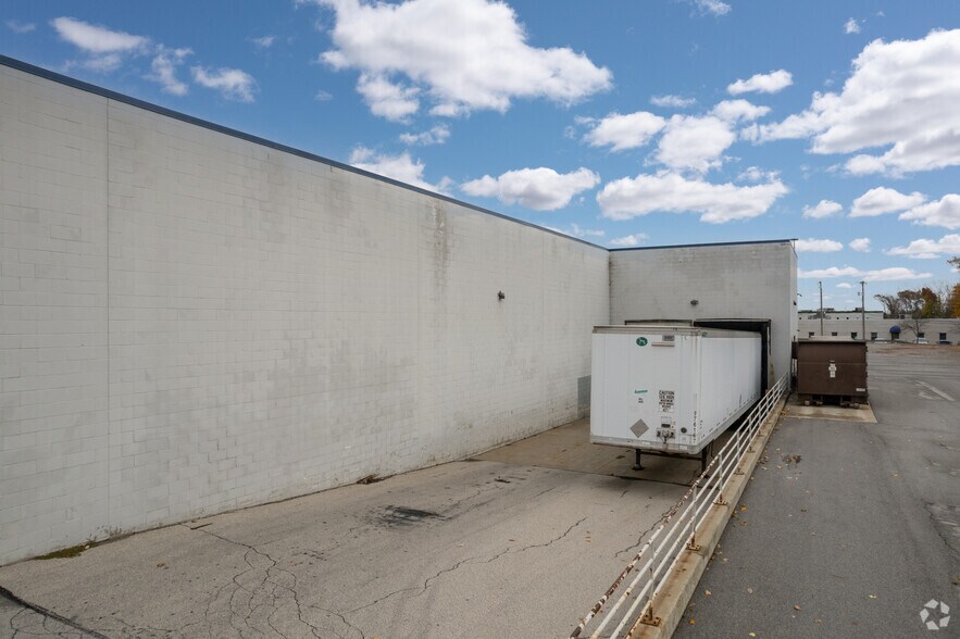 More Photos Of 5223 Monroe St, Toledo Unknown For Lease