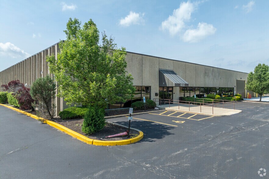 Primary Photo Of 933 E Remington Rd, Schaumburg Warehouse For Lease