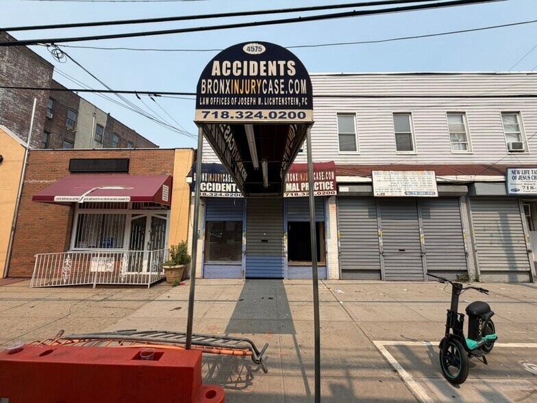 Primary Photo Of 4575-4577 White Plains Rd, Bronx Freestanding For Lease