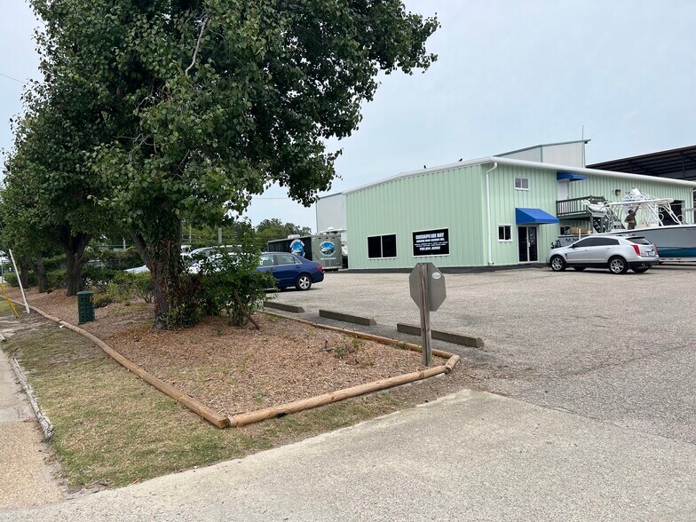 More Photos Of 4330 Kecoughtan Rd, Hampton Showroom For Lease