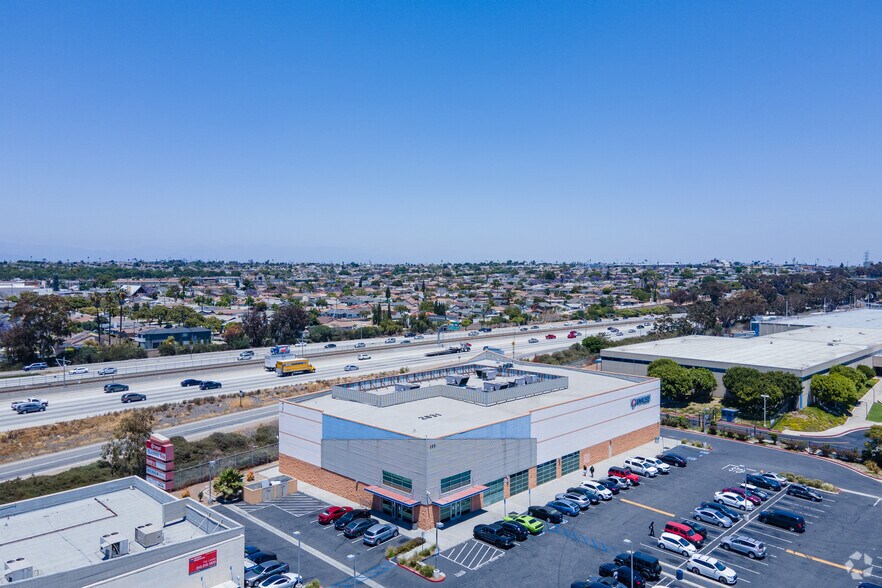 More Photos Of 2831 W 120th St, Hawthorne Health Club For Lease