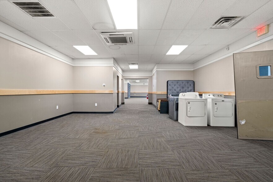 More Photos Of 628 Belmont St, Brockton Freestanding For Lease