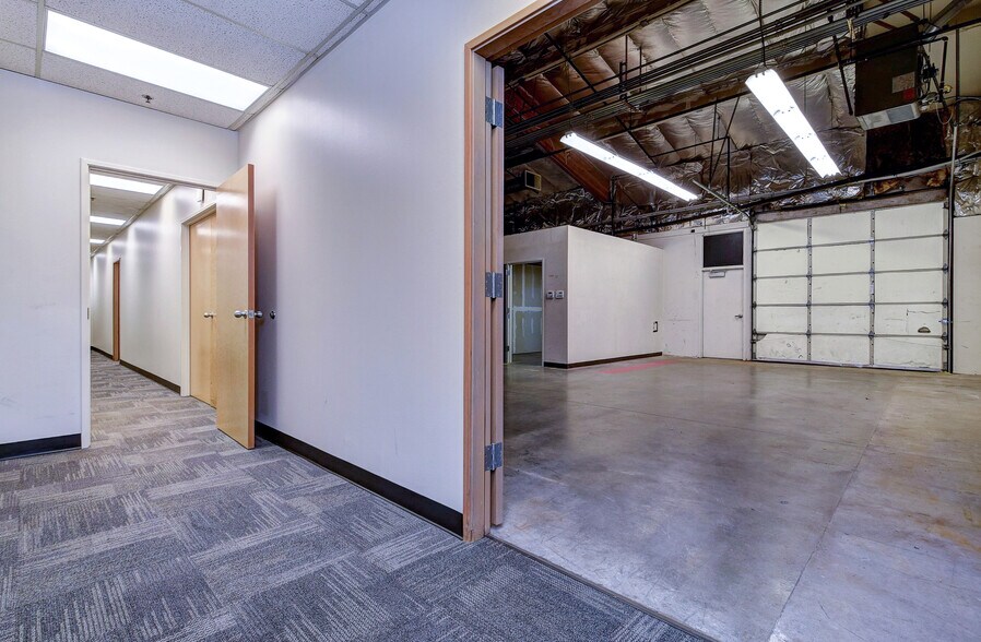 More Photos Of 3101 111th St SW, Everett Manufacturing For Lease