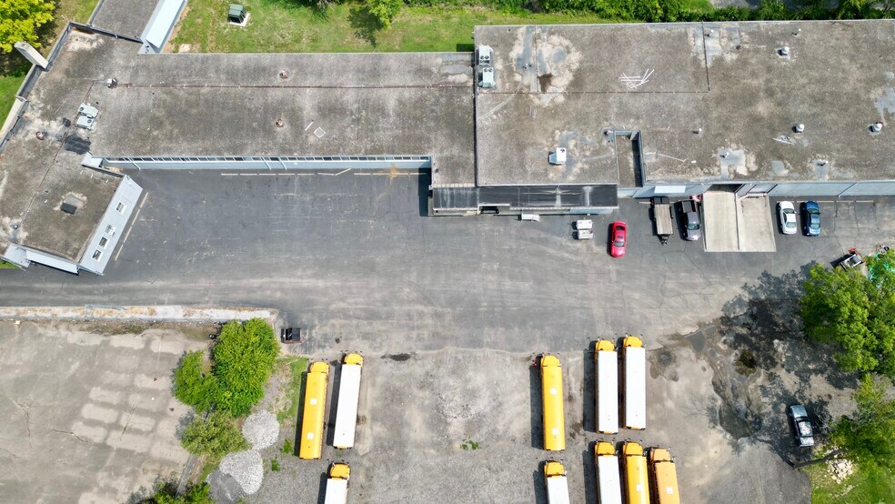 More Photos Of 7820 Reading Rd, Cincinnati Warehouse For Lease