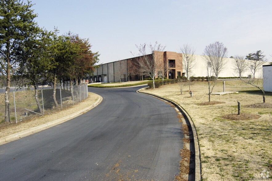 More Photos Of 9250 S Main St, Jonesboro Warehouse For Lease