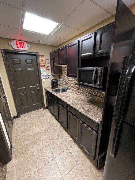 More Photos Of 11 W Franklin St, Liberty Storefront Retail Office For Sale