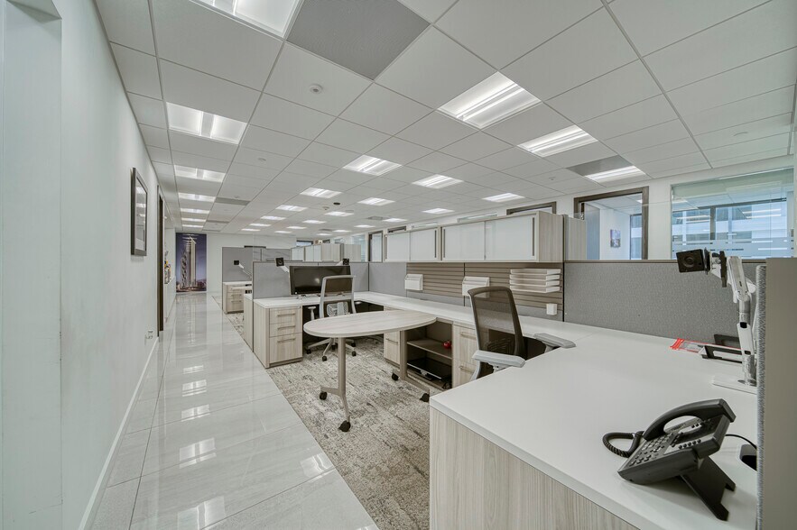 More Photos Of 1200 Brickell Ave, Miami Office For Lease