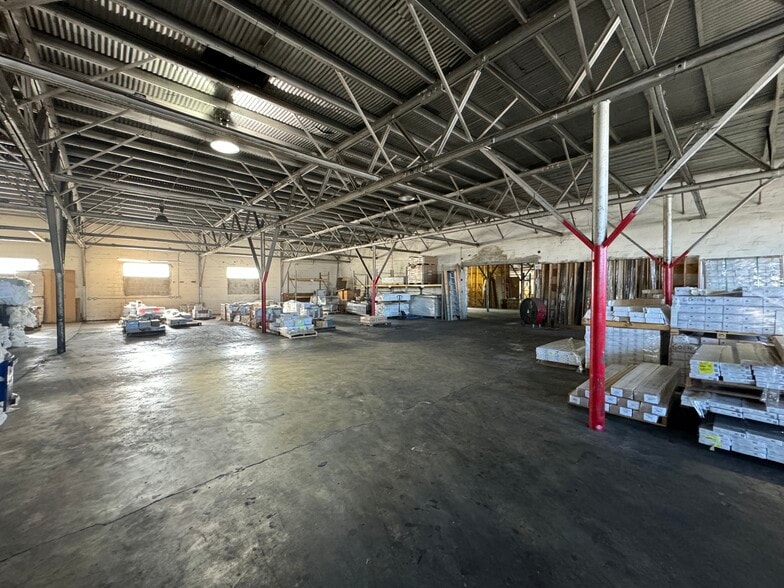More Photos Of 4318 S Manhattan Ave, Tampa Warehouse For Lease