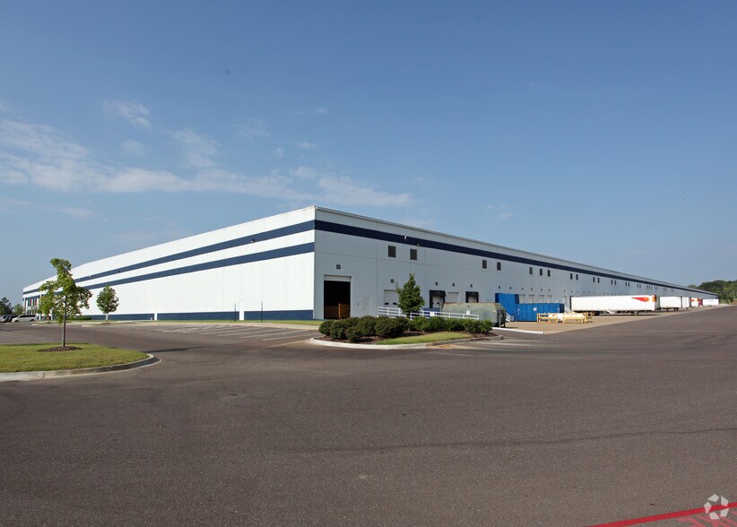 More Photos Of 366 Stateline Rd E, Southaven Warehouse For Lease