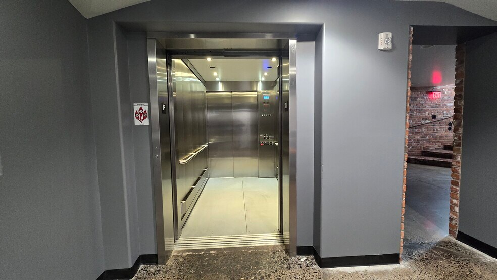 More Photos Of 1912 4th St, La Grande General Retail For Lease