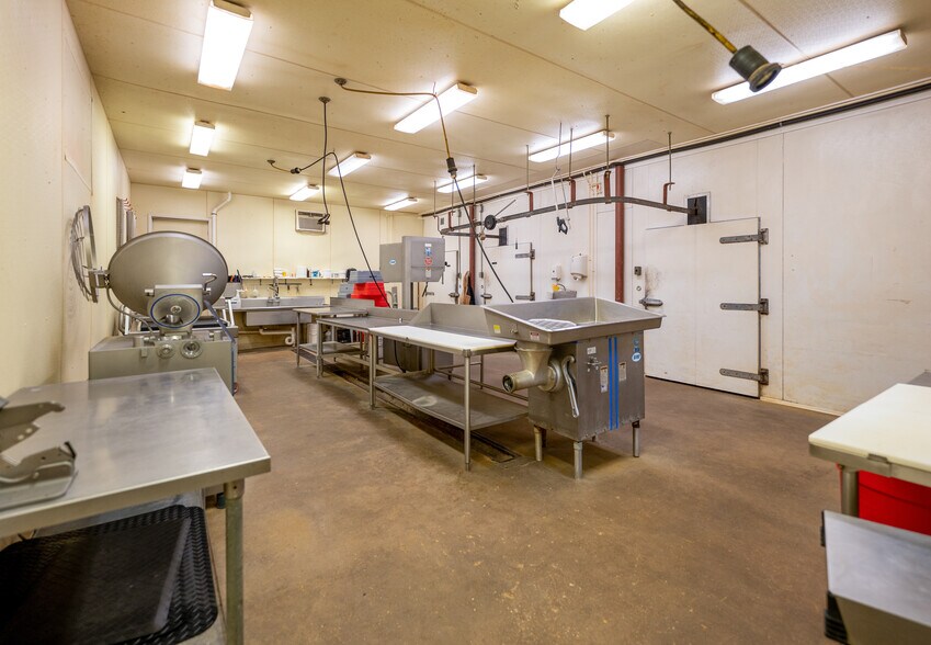 More Photos Of 4634 Highway 185, New Haven Freestanding For Sale