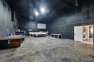 More Photos Of 11983 Cleveland Gibbs Rd, Roanoke Flex For Lease