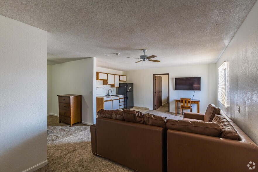 More Photos Of 320 Lee Ave, Bullhead City Apartments For Sale