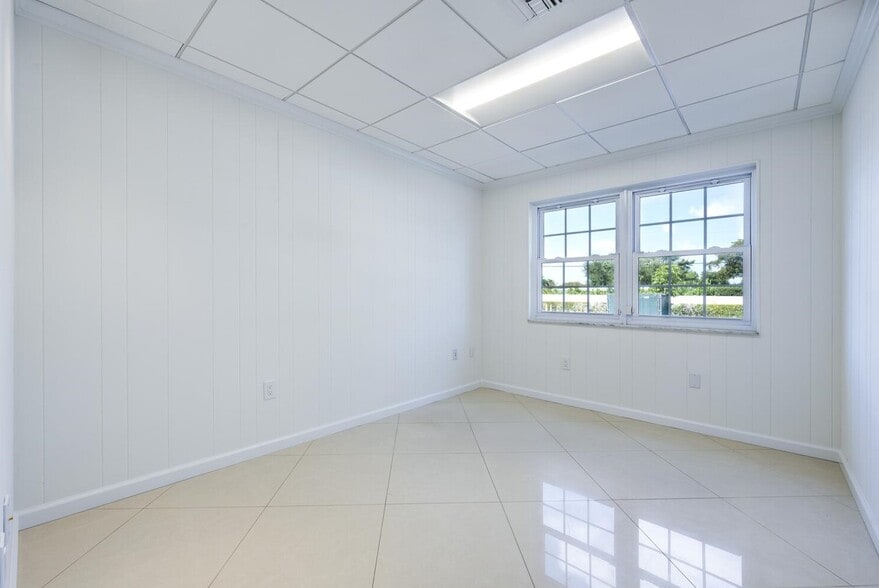 More Photos Of 721 Us Highway 1, North Palm Beach Office For Sale