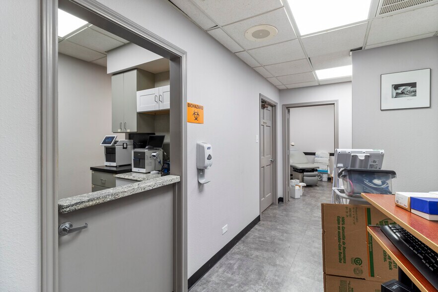 More Photos Of 2911 S Texas Ave, College Station Medical For Sale