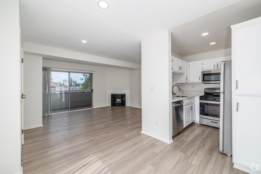 More Photos Of 4406 Cahuenga Blvd, Toluca Lake Apartments For Sale