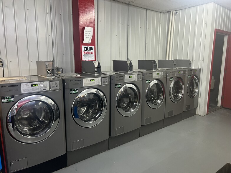 More Photos Of 285 Head Dr, Cleveland General Retail For Sale