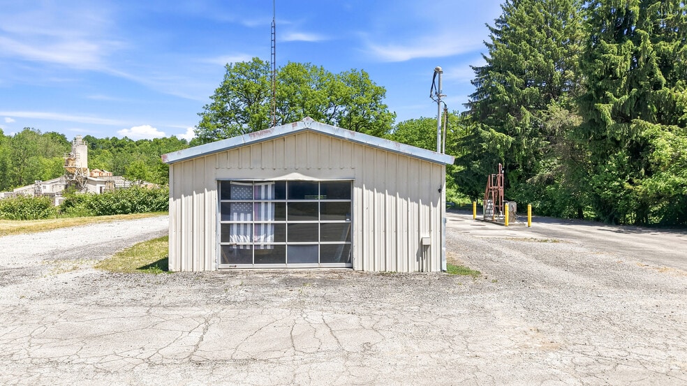 More Photos Of 3433 Sharon Rd, West Middlesex Warehouse For Sale