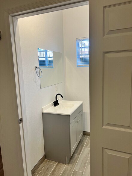 More Photos Of 404 E Centre Ave, Buckeye Warehouse For Sale