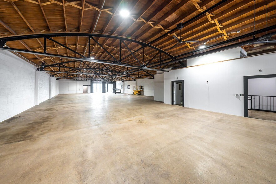 More Photos Of 846 Main St, Lake Geneva Storefront For Sale