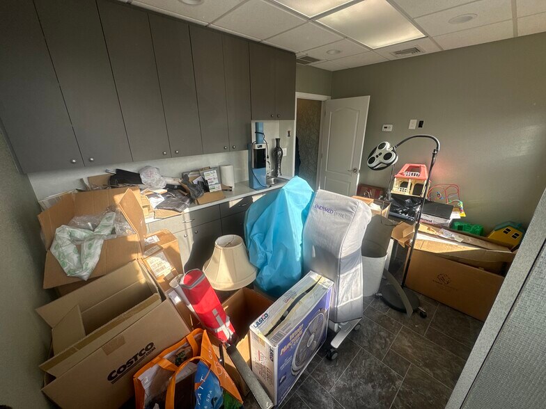 More Photos Of 135 Rockaway Tpke, Lawrence Office For Lease