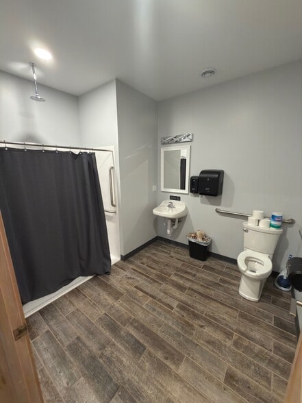 More Photos Of 875 Brookton Rd, Marquette Distribution For Sale