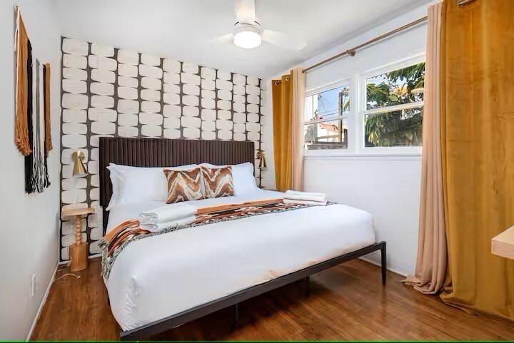 More Photos Of 604 Venezia Ave, Venice Apartments For Sale