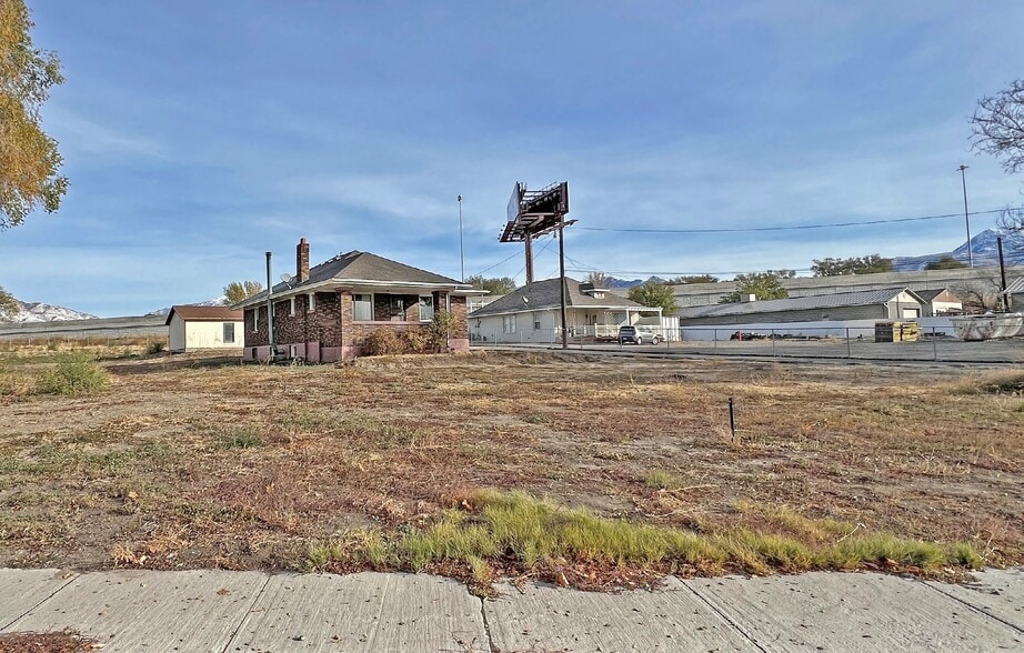 More Photos Of 830-850 W State St, Lehi Land For Lease
