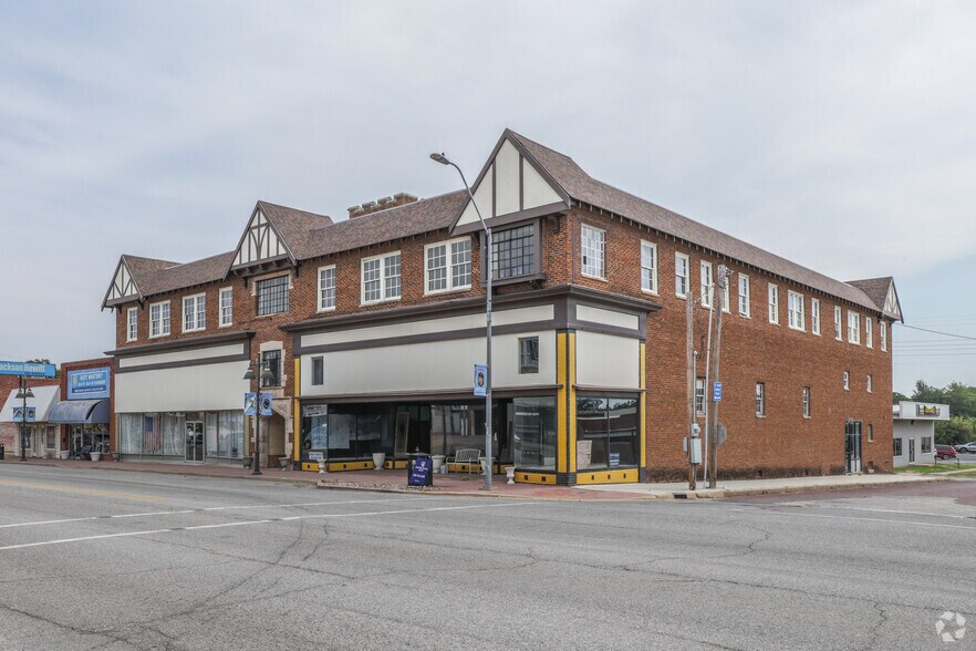 Primary Photo Of 305 N Main St, Bristow General Retail For Sale