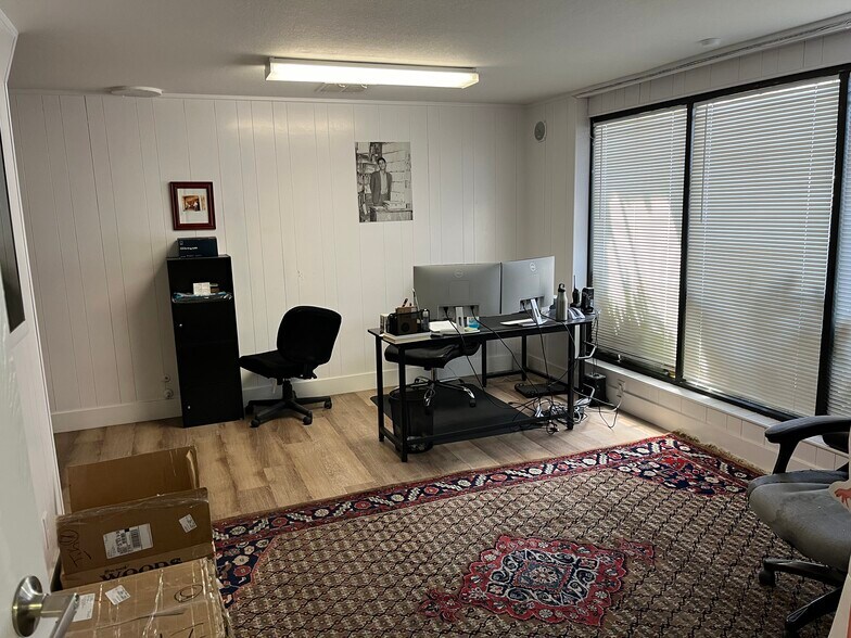 More Photos Of 18307 Napa St, Northridge Warehouse For Lease