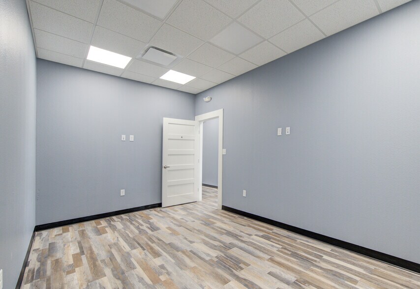 More Photos Of 6409 Eddie Dr, Humble Warehouse For Sale